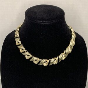 Vintage Coro Brushed Gold Toned Abstract Leaf Design Chocker